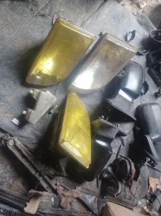 Despiece Ford Fiesta MK3 - Faros y Pilotos