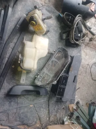 Despiece Ford Fiesta MK3 - Faros y Pilotos