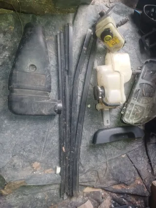 Despiece Ford Fiesta MK3 - Faros y Pilotos