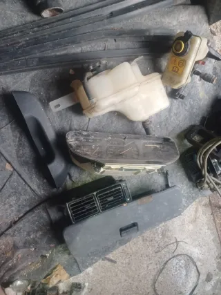 Despiece Ford Fiesta MK3 - Faros y Pilotos