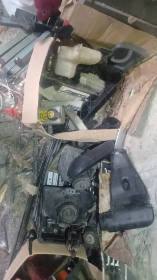 Despiece Ford Fiesta MK3 - Faros y Pilotos