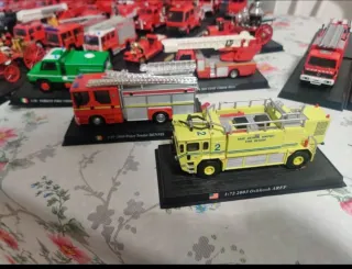 Modellini di mezzi antincendio