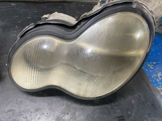 Faros Mercedes C220