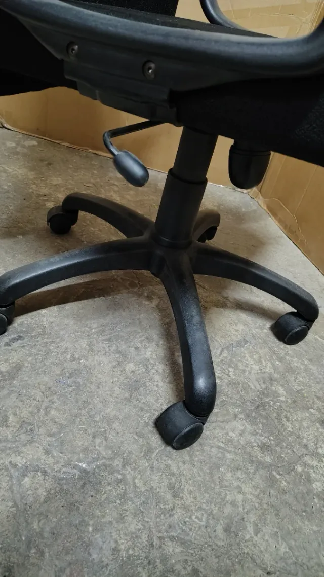 Silla de oficina ejecutiva negra
