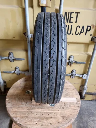 Vendo  1 Neumático de  furgón en perfecto estado