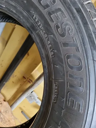 Vendo  1 Neumático de  furgón en perfecto estado