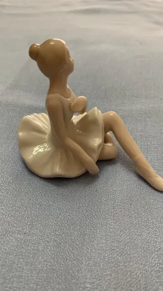 Statuina ballerina classica in ceramica