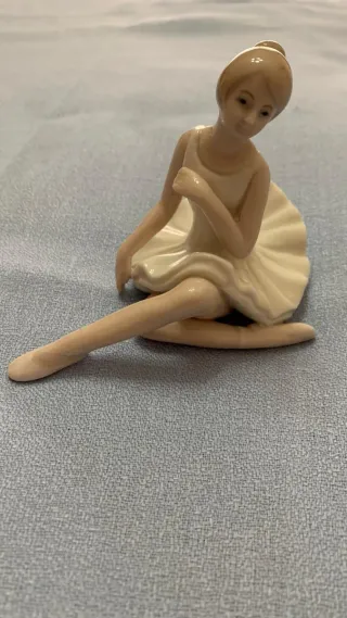 Statuina ballerina classica in ceramica