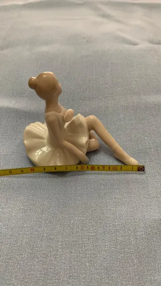 Statuina ballerina classica in ceramica