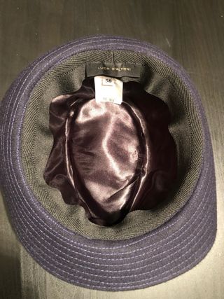 Cappello elegante blu