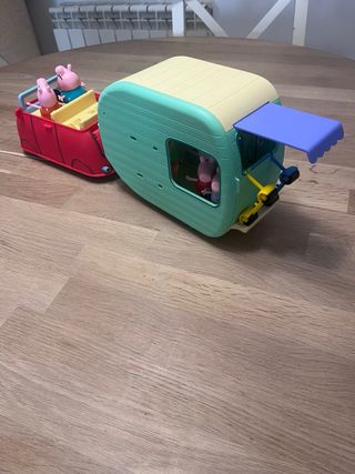 Coche y caravana Peppa Pig