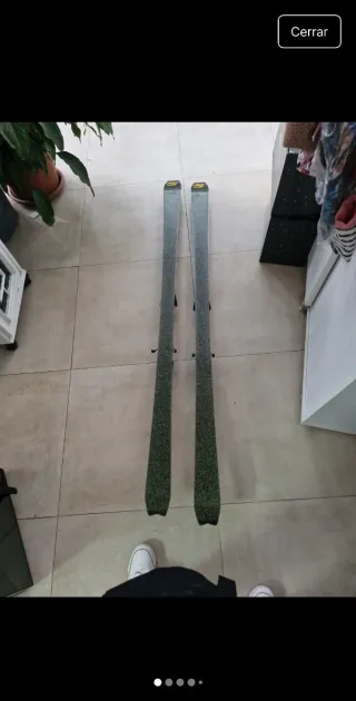 Pack esquí: esquís, bastones y funda