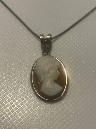 Cameo con profilo donna in argento