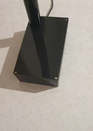 Lampada da tavolo flessibile nera