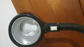 Lampada da tavolo flessibile nera