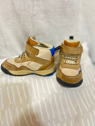 Zapatos botines niño