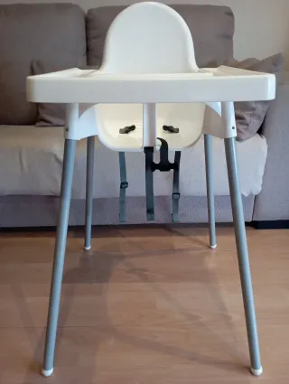 Trona de bebé blanca