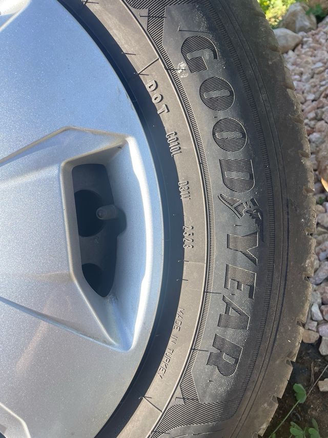 Rueda transit custom Goodyear 215/65R16C 109/107T