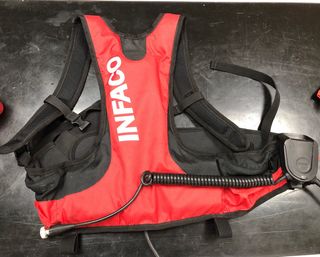 Tijeras de podar Infaco F3010 con kit completo.