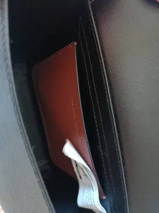 Bolso marrón y negro