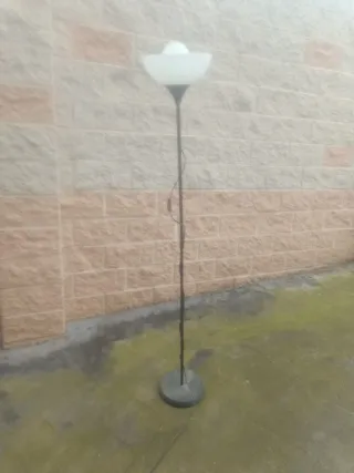 Lámpara de pie moderna