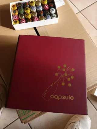 Album tappi champagne + scatola + di 150 pezzi