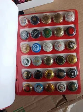 Album tappi champagne + scatola + di 150 pezzi