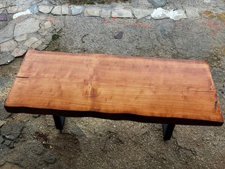 Tavolo artigianale in legno massello con gambe in acciaio