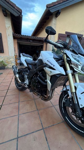 Suzuki GSR750 2012