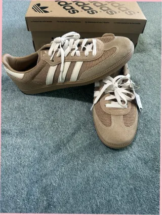 Scarpe Adidas taglia 40