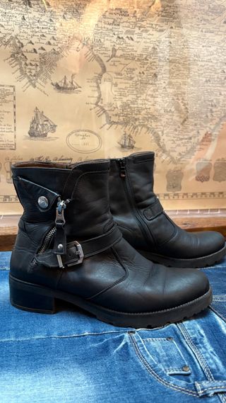 Botines de piel negros