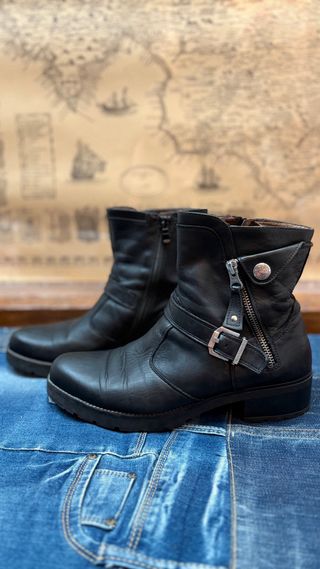 Botines de piel negros