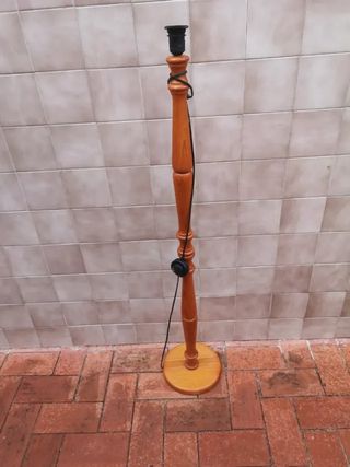 Lámpara de pie de madera 130cm