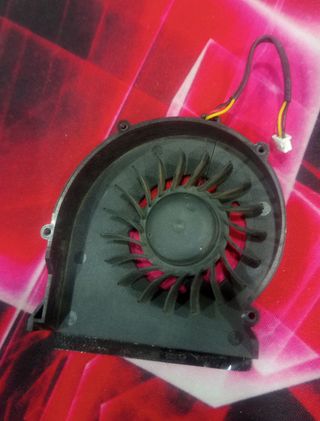 Ventilador CPU MSI e32-0900520-f05 (3 pines)