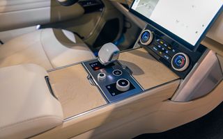 Land Rover Range Rover 4.4 V8 530PS SV Auto