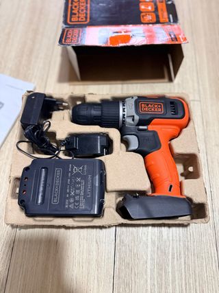 Taladro Percutor Black+Decker 18V