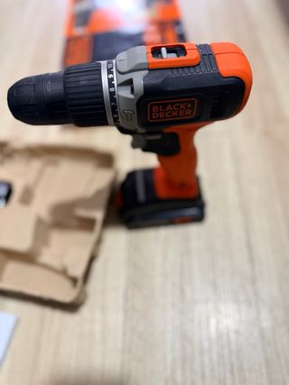 Taladro Percutor Black+Decker 18V