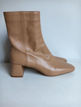Botín piel tacón cuadrado punta fina