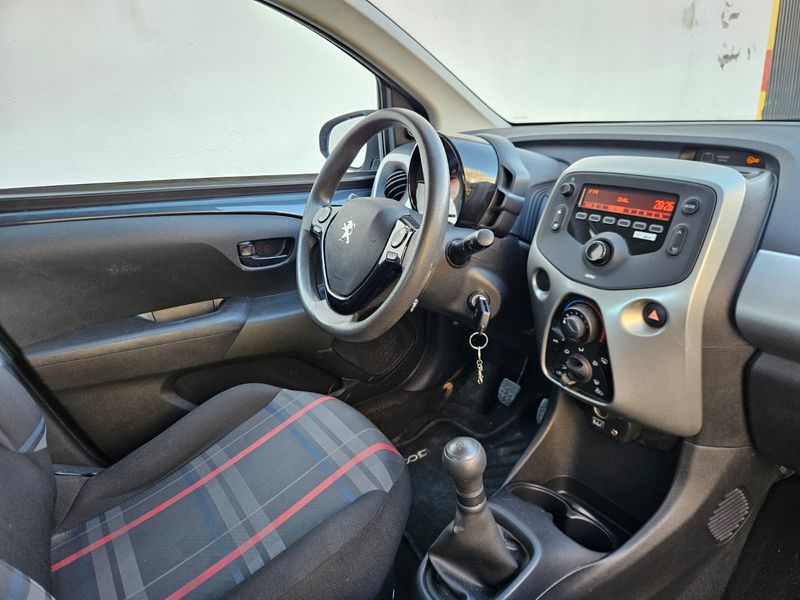 Peugeot 108 1.2 Pure Tech Active 5p 2016, foto 6