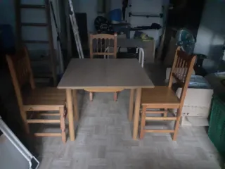 Mesa de cocina. 80x80 cm.