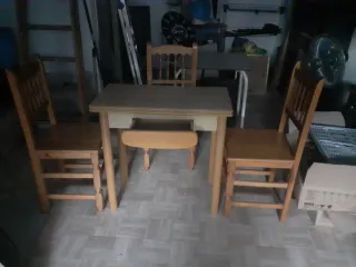 Mesa de cocina. 80x80 cm.