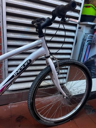 Bicicleta de Montaña INDUR Blanca