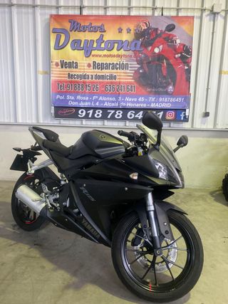 Yamaha YZF 125 R Negra