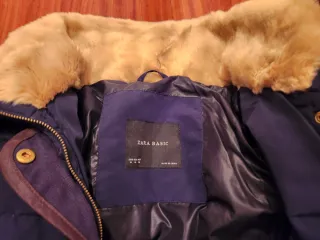 Plumífero Zara azul marino con cinturón