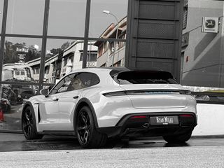 Porsche Taycan Turbo Crossturismo 2021