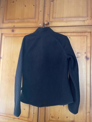 Chaqueta polar negra