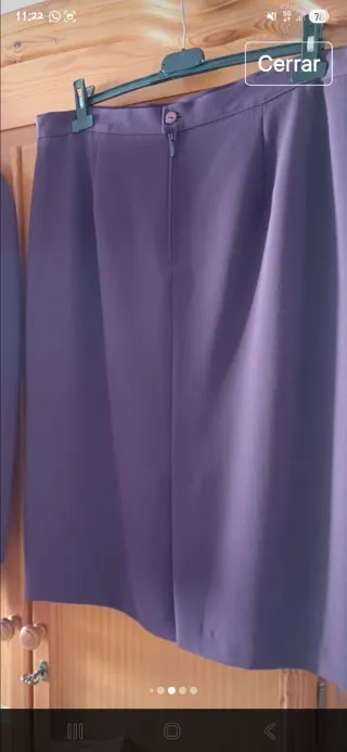 Traje chaqueta y falda morado