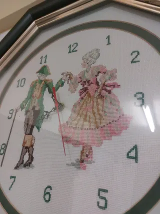 Reloj de pared octogonal punto de cruz