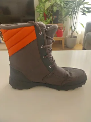 Botas de nieve Quechua grises y naranjas