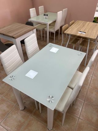 ¡NUEVO! Mesa de comedor con 4 sillas